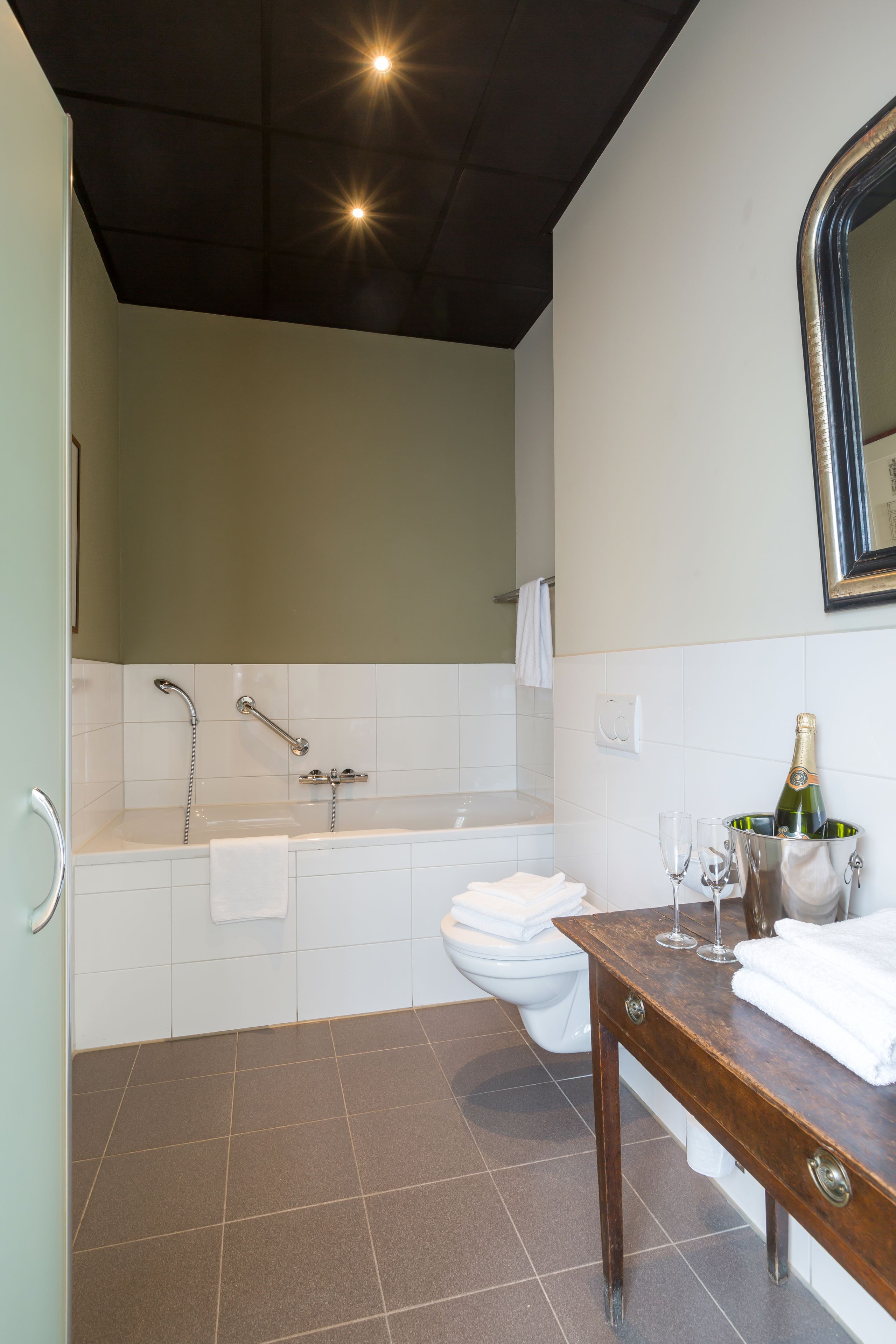 deep-soaking bathtub