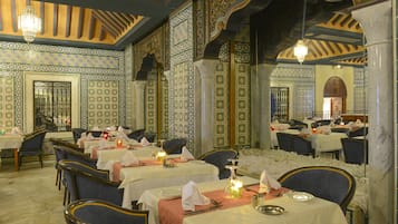 4 restoran, melayani sarapan