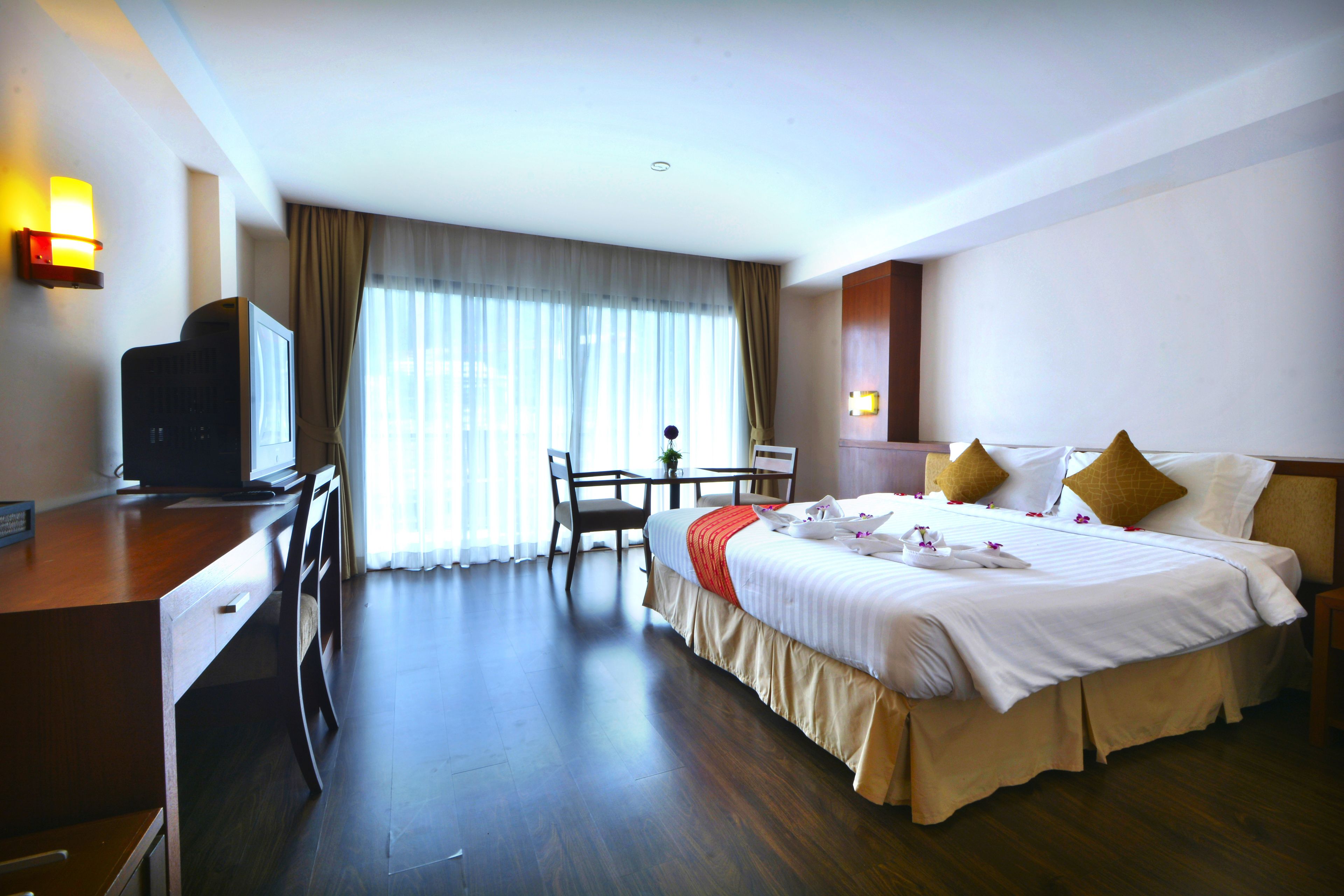 Deluxe Double Room | 迷你吧、客房内保险箱、办公桌、免费 WiFi