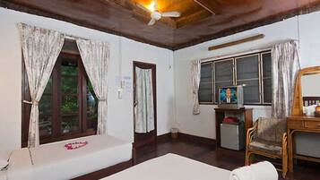 Minibar, in-room safe, desk, free cots/infant beds