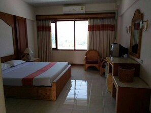 デラックス ルーム | デスク、WiFi (無料)、ベッドシーツ