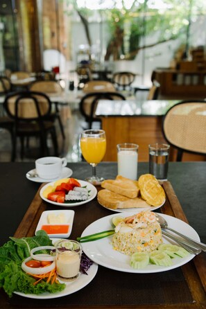 Daily cooked-to-order breakfast for a fee - Sukhothai Treasure Resort & Spa - SHA Plus (Sukhothai)