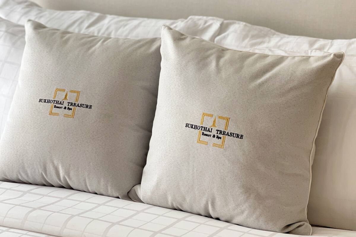 Suite | Premium bedding, minibar, in-room safe, desk