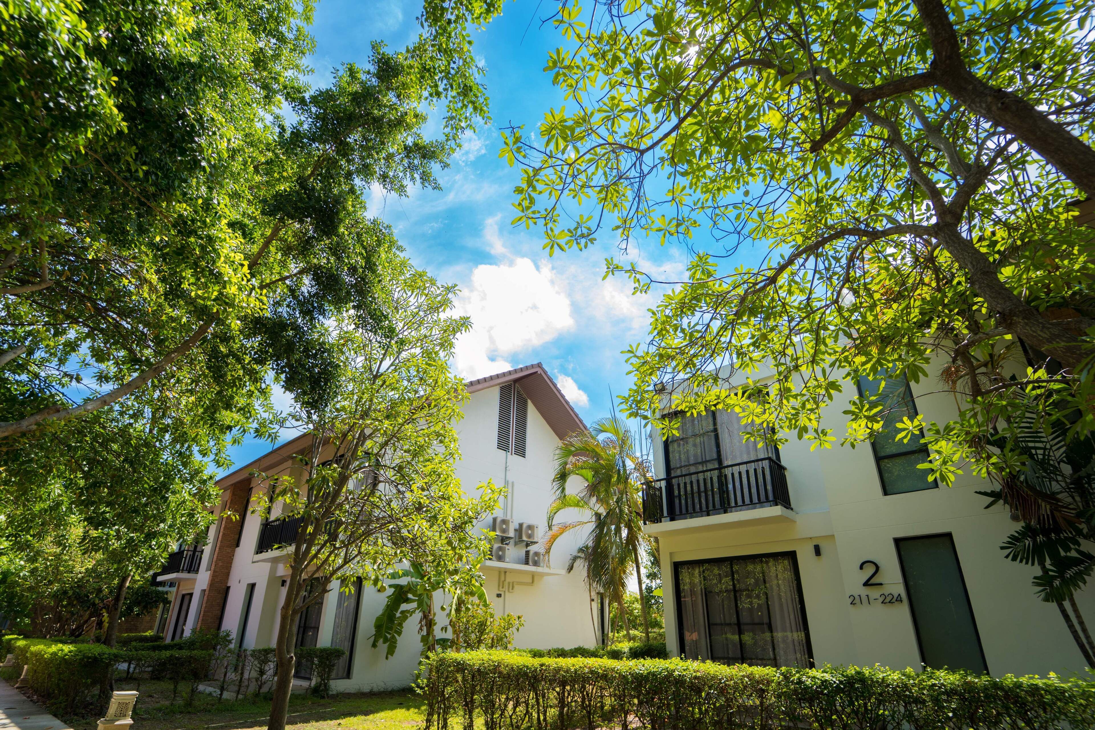 superior connecting | balcony