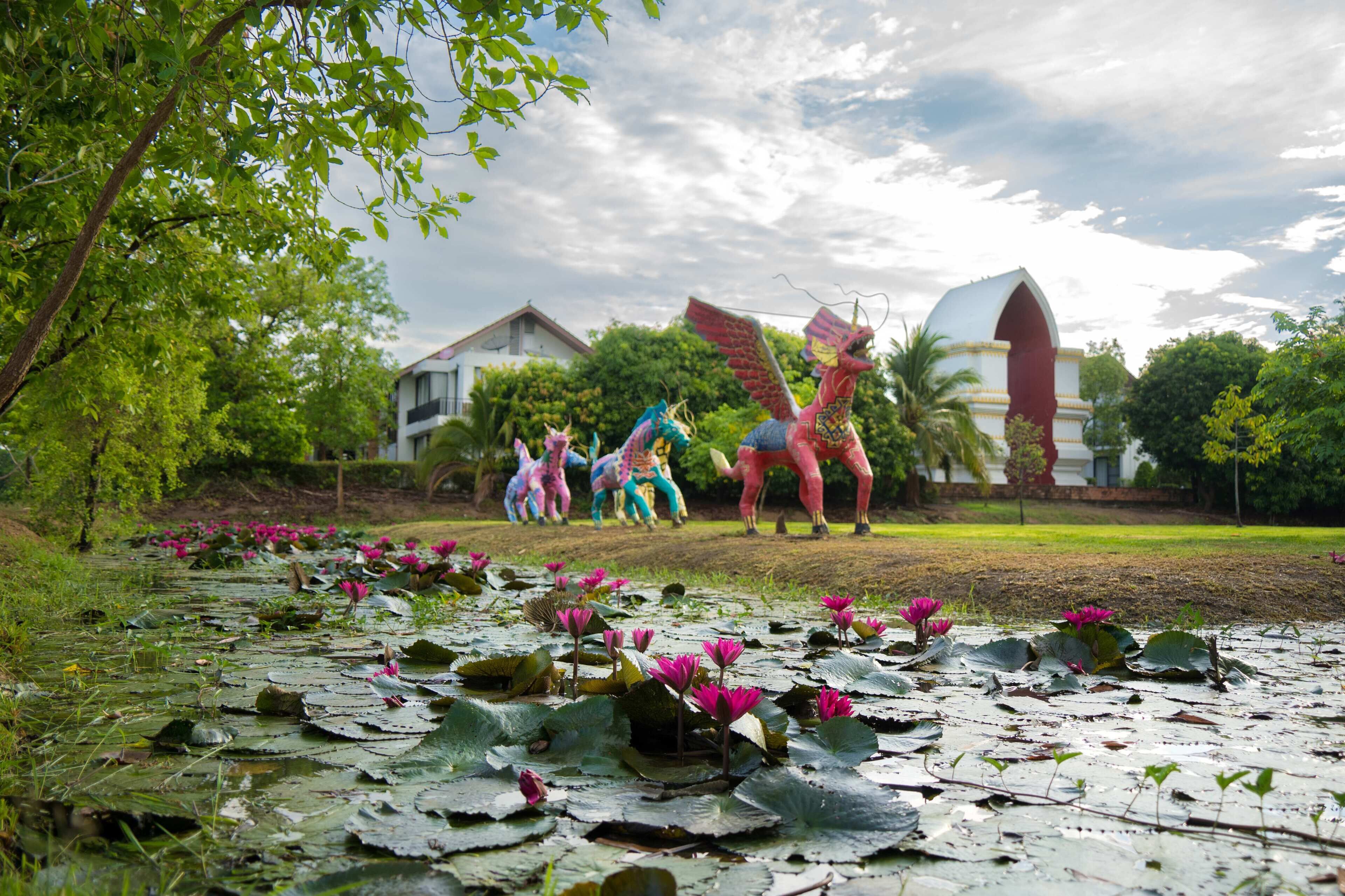 32-inch lcd tv with satellite channels, tv