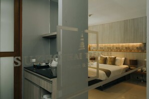 Premium bedding, minibar, in-room safe, desk