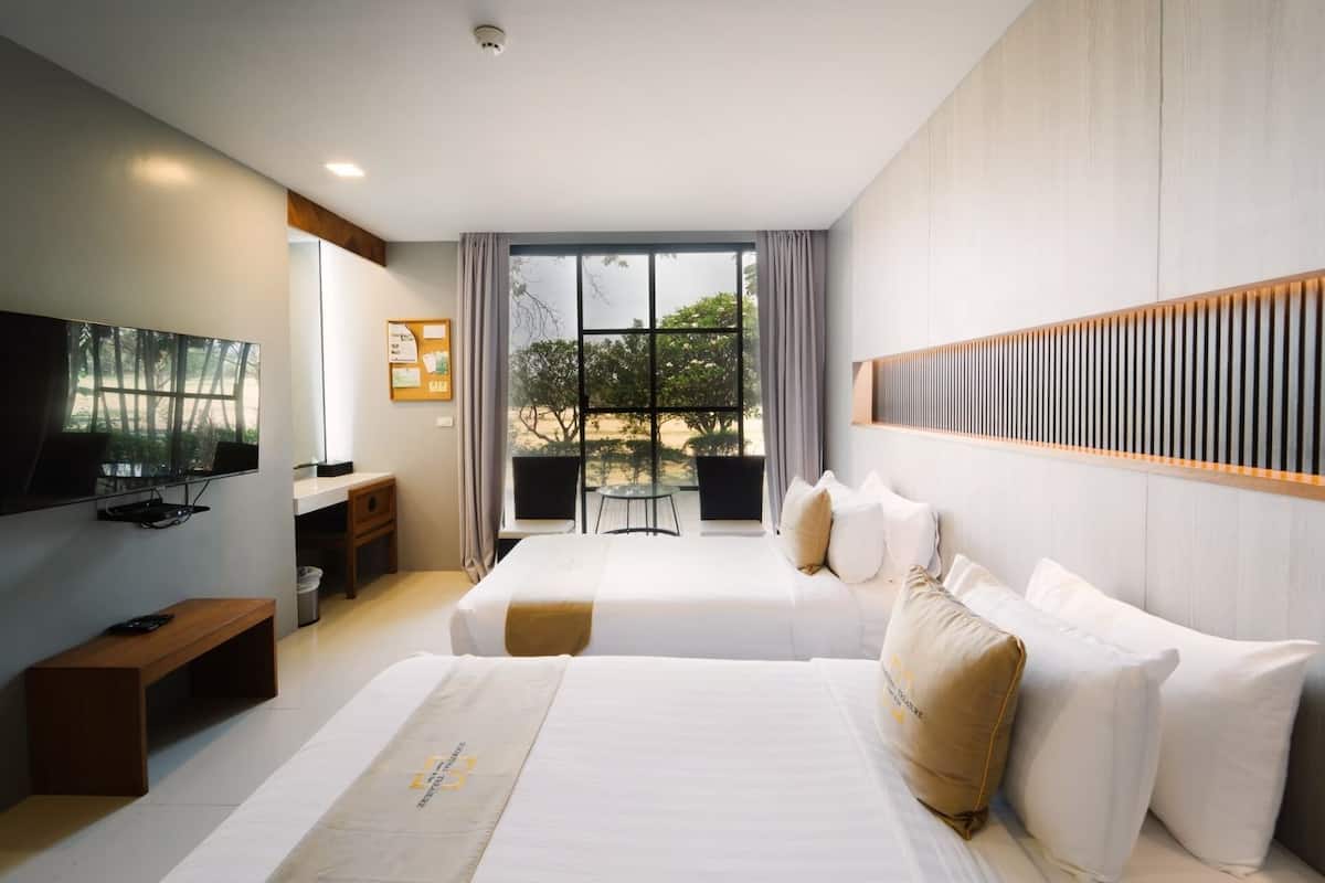 superior connecting | premium bedding, minibar, in-room safe, desk
