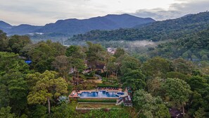 2 outdoor pools - Koh Chang Cliff Beach Resort (Ko Chang)
