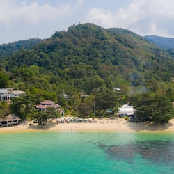 Na praia, passeios de caiaque