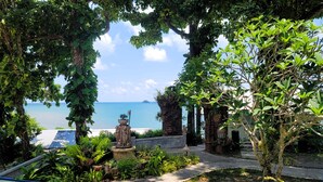 Deluxe Seaview | Utsikt mot strand/hav