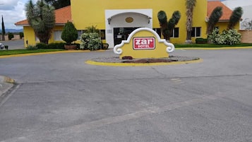Fachada de la propiedad