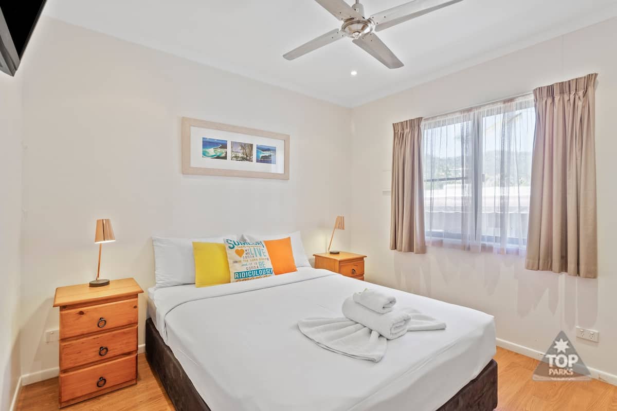 1 bedroom, individually furnished, free WiFi, bed sheets