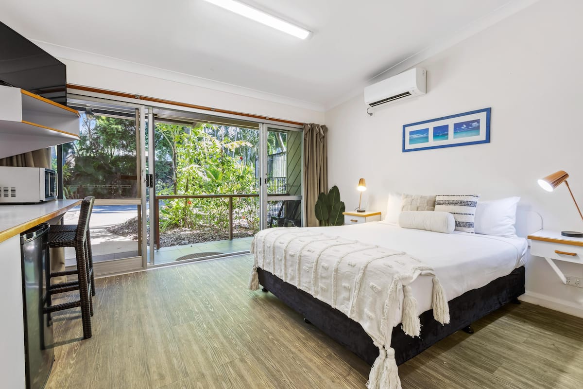 Motel Room | Individually furnished, free WiFi, bed sheets