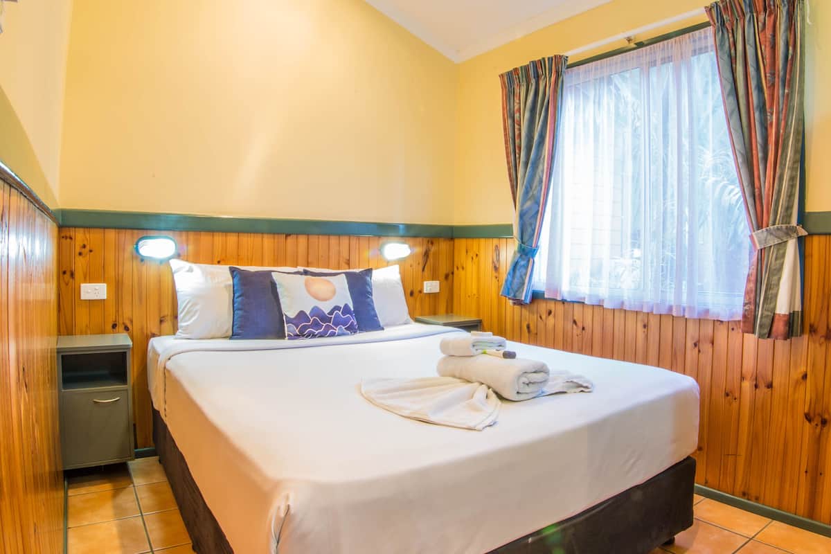 1 bedroom, individually furnished, free WiFi, bed sheets