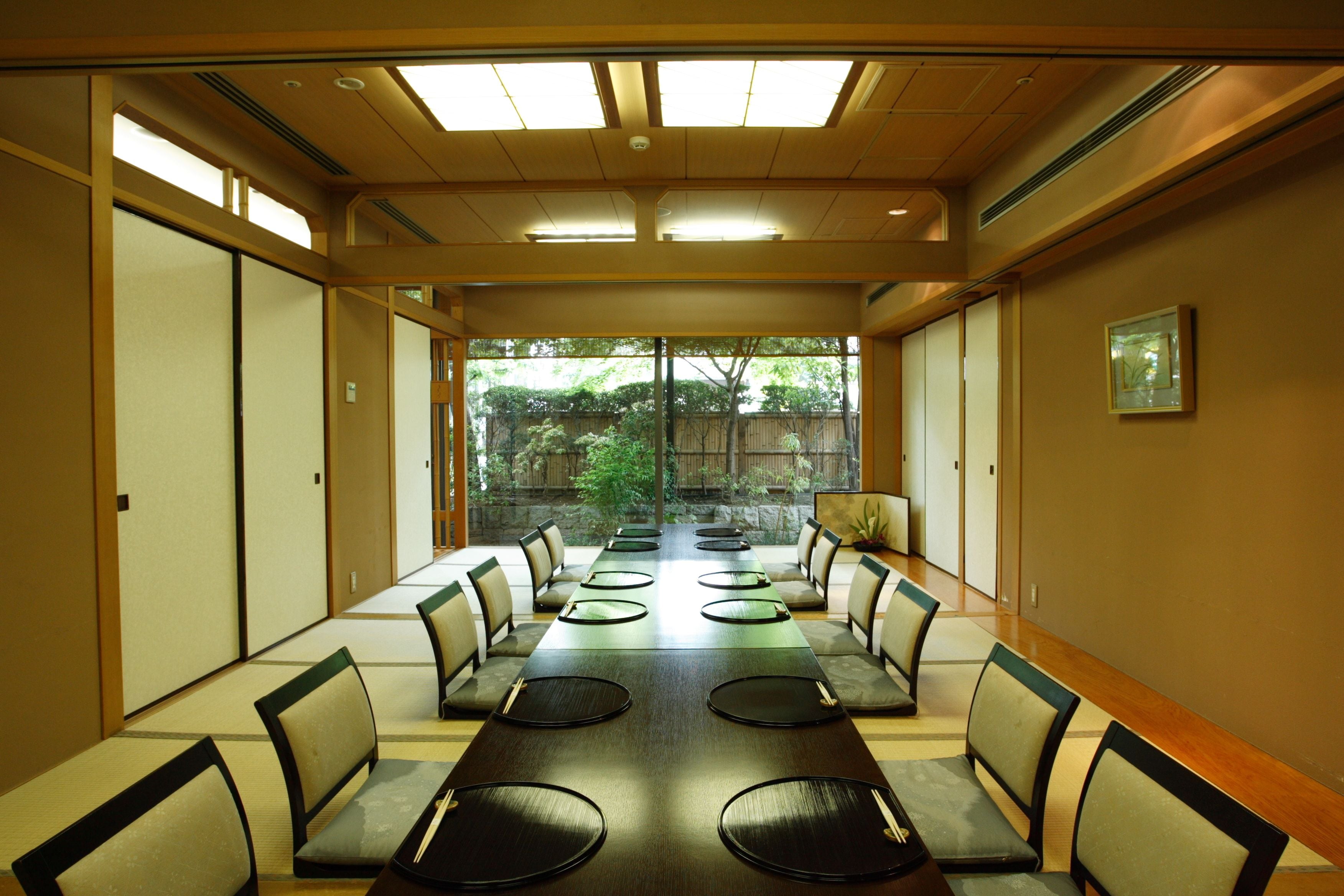 Breakfast, lunch, dinner served; garden views