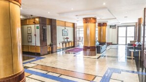 Lobby-lounge