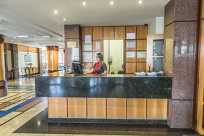 Check-in/check-out kiosk - Monumental Bittar Hotel (Brasília)