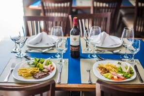Frühstück, Mittagessen, Abendessen, brasilianische Küche 