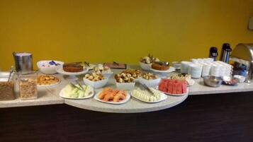 Free daily buffet breakfast