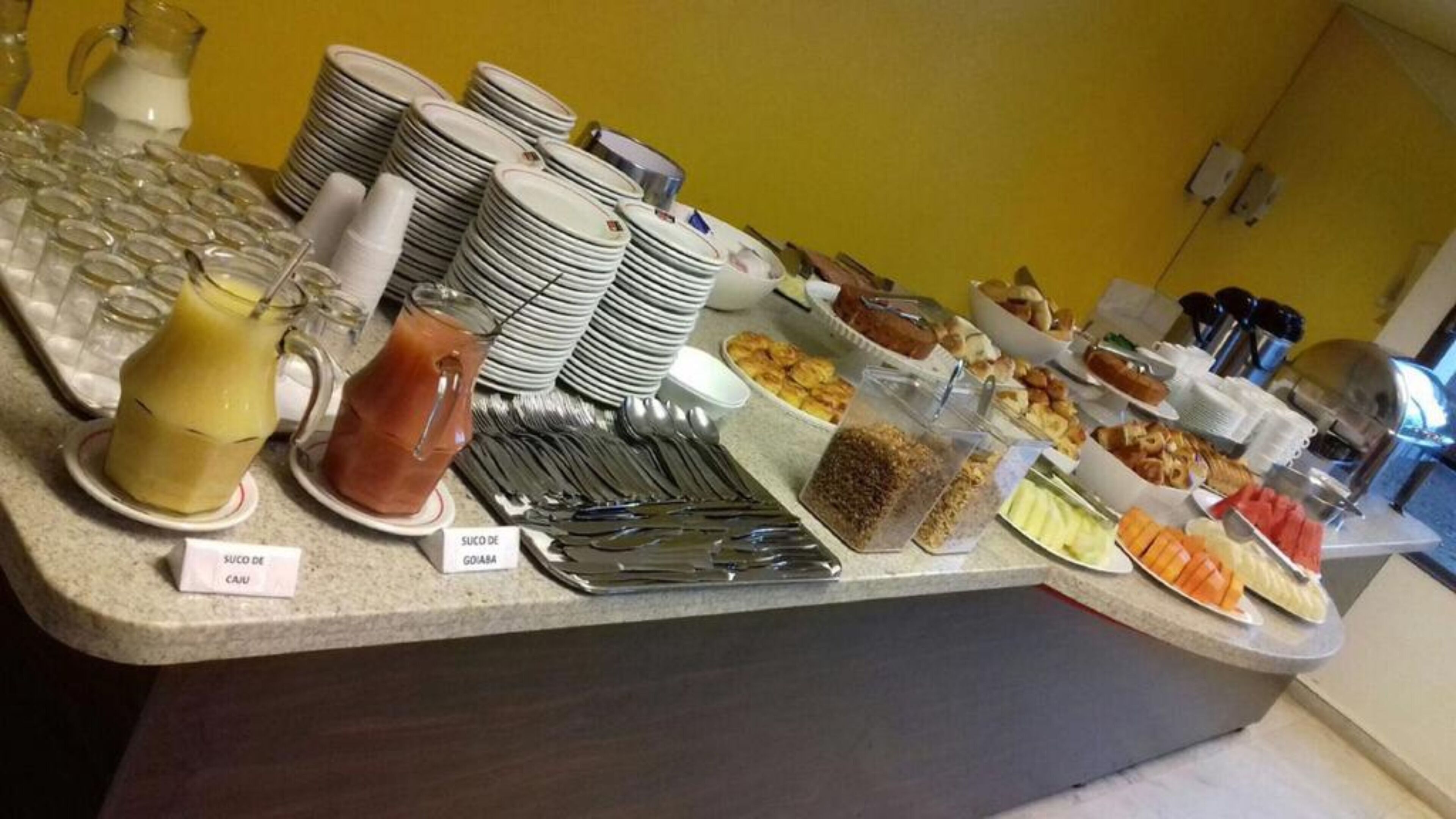 Sarapan prasmanan