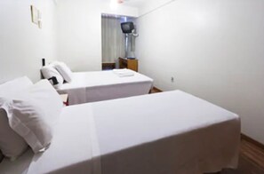Deluxe Twin Room | Desk - Bittar Inn Hotel (Brasília)