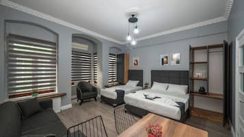O) Family Suite | 1 Schlafzimmer, hochwertige Bettwaren, Zimmersafe, individuell dekoriert