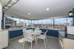L) SUITE WITH CITY VIEW | Living area | 42-inch LED TV with satellite channels, TV - Taxim Trend Suites (Istanbul)