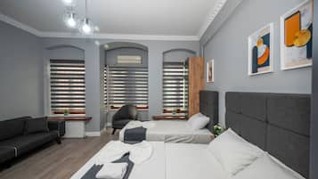 O) Family Suite | 1 多间卧室、高档床上用品、客房内保险箱、特色装修