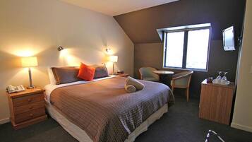 Standard Studio (King Studio) | Free WiFi, bed sheets