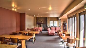 Daily continental breakfast (NZD 14 per person)