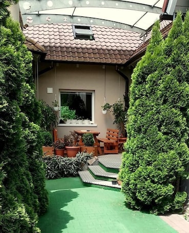 Garden. Park Unesco Residence