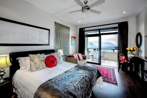 Luxury-Studiosuite, Balkon, Meerblick | Bettwäsche aus ägyptischer Baumwolle, hochwertige Bettwaren, Minibar