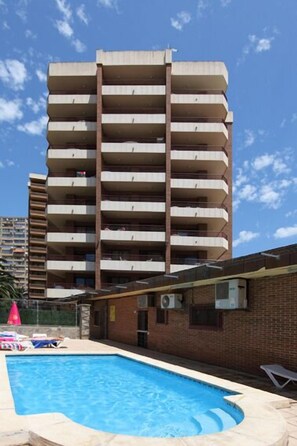 Outdoor pool - Apartamentos Carlos V (Benidorm)