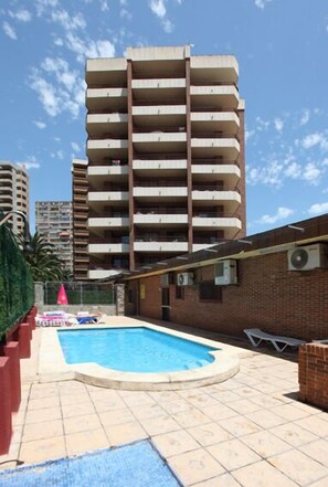 Outdoor pool - Apartamentos Carlos V (Benidorm)