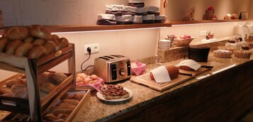 Petit déjeuner buffet compris tous les jours