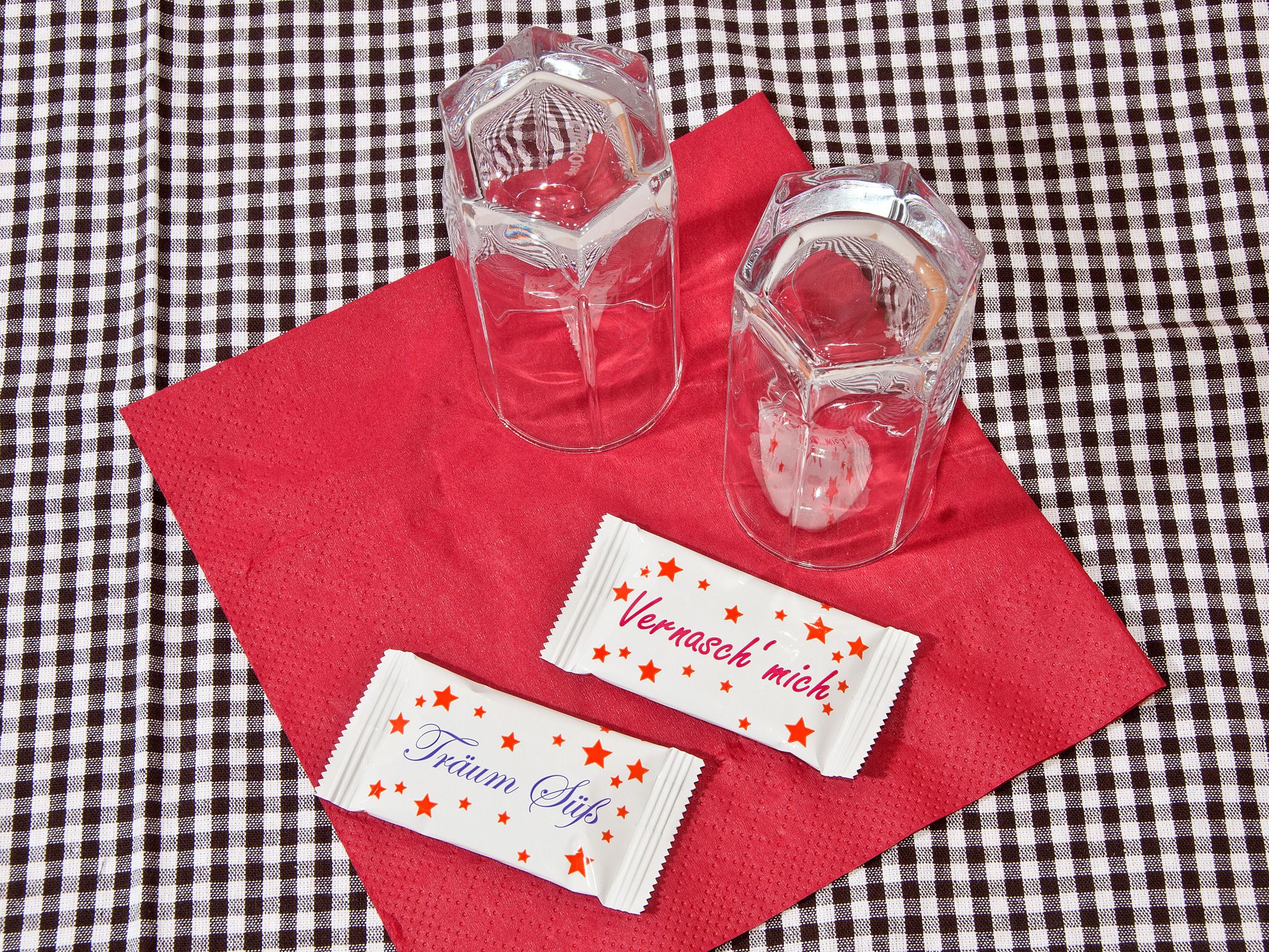 premium bedding, pillow-top beds, in-room safe, desk