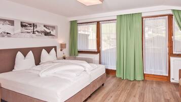 Hochwertige Bettwaren, Pillowtop-Betten, Zimmersafe, Schreibtisch