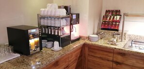 Free daily buffet breakfast - Hotel Neuwirt (Finkenberg)