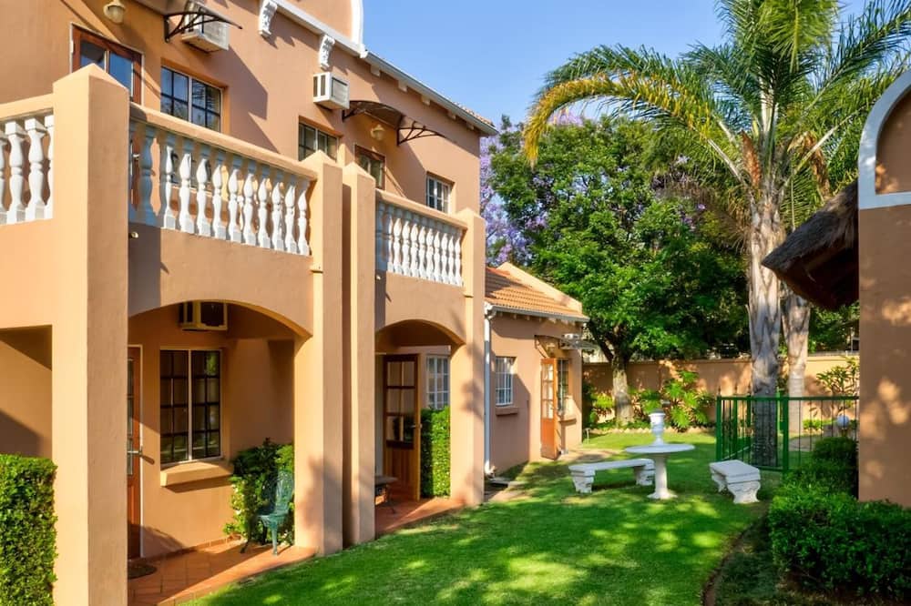 The Elegant Lodge