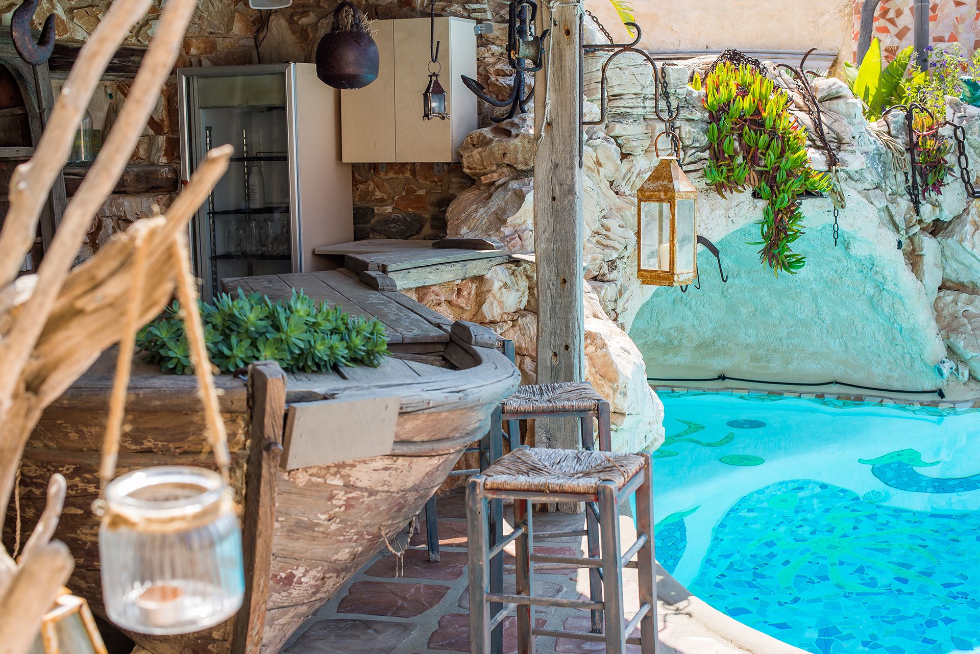 Bar en bord de piscine