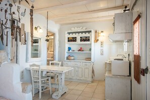 Apartment for 4 | 獨特裝潢、布置獨特、免費無線上網、床單