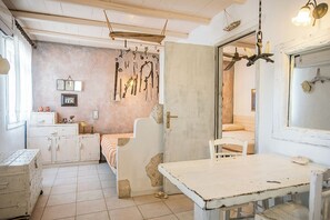 Apartment for 4 | 客廳 | 電視