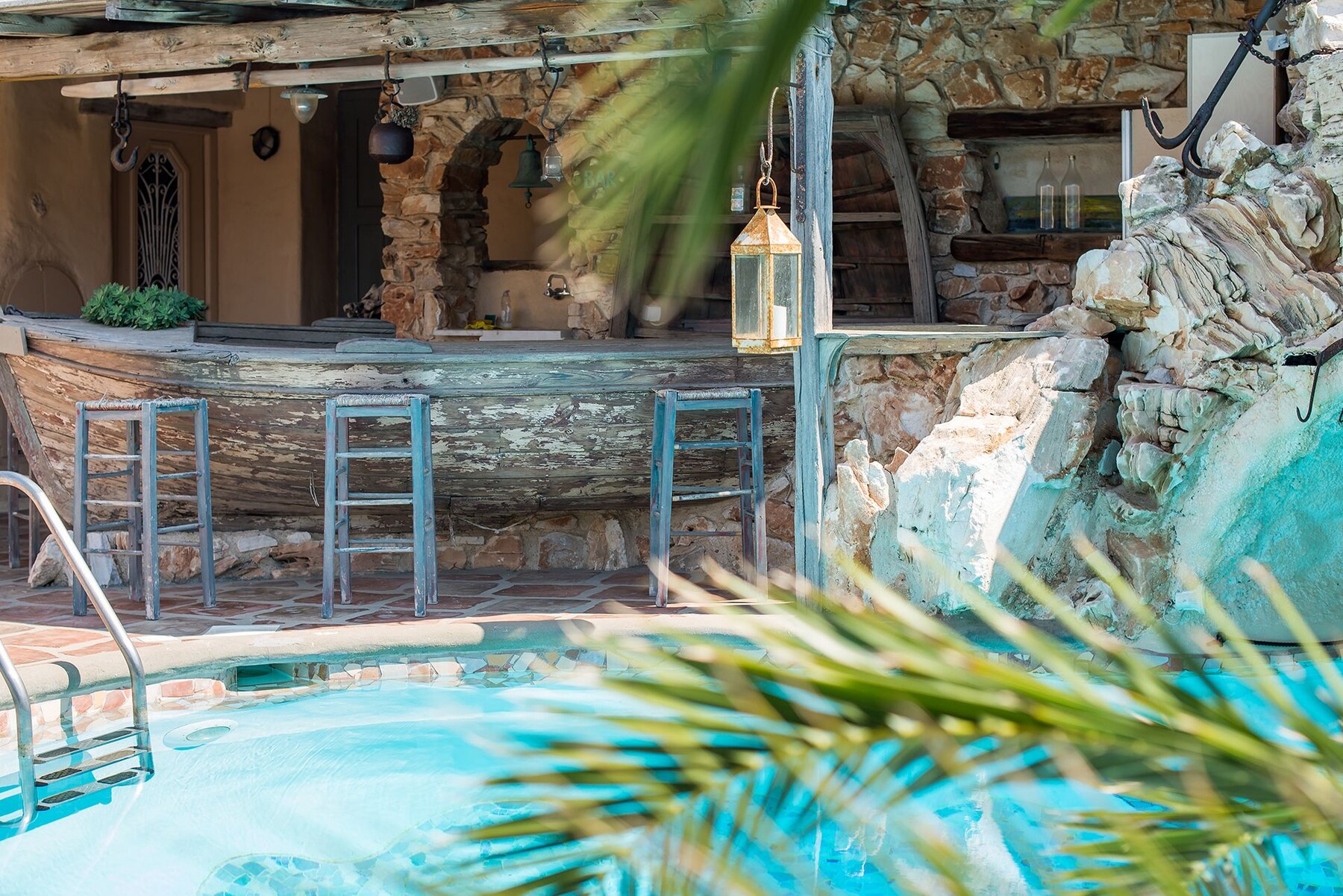 Poolside bar