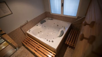 Tina de hidromasaje interior