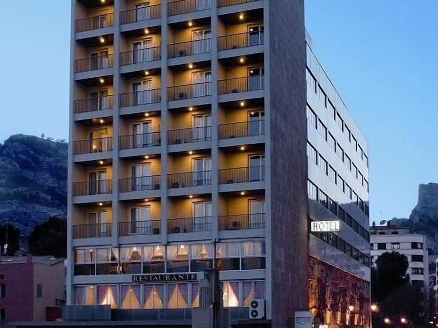 Front of property - evening/night