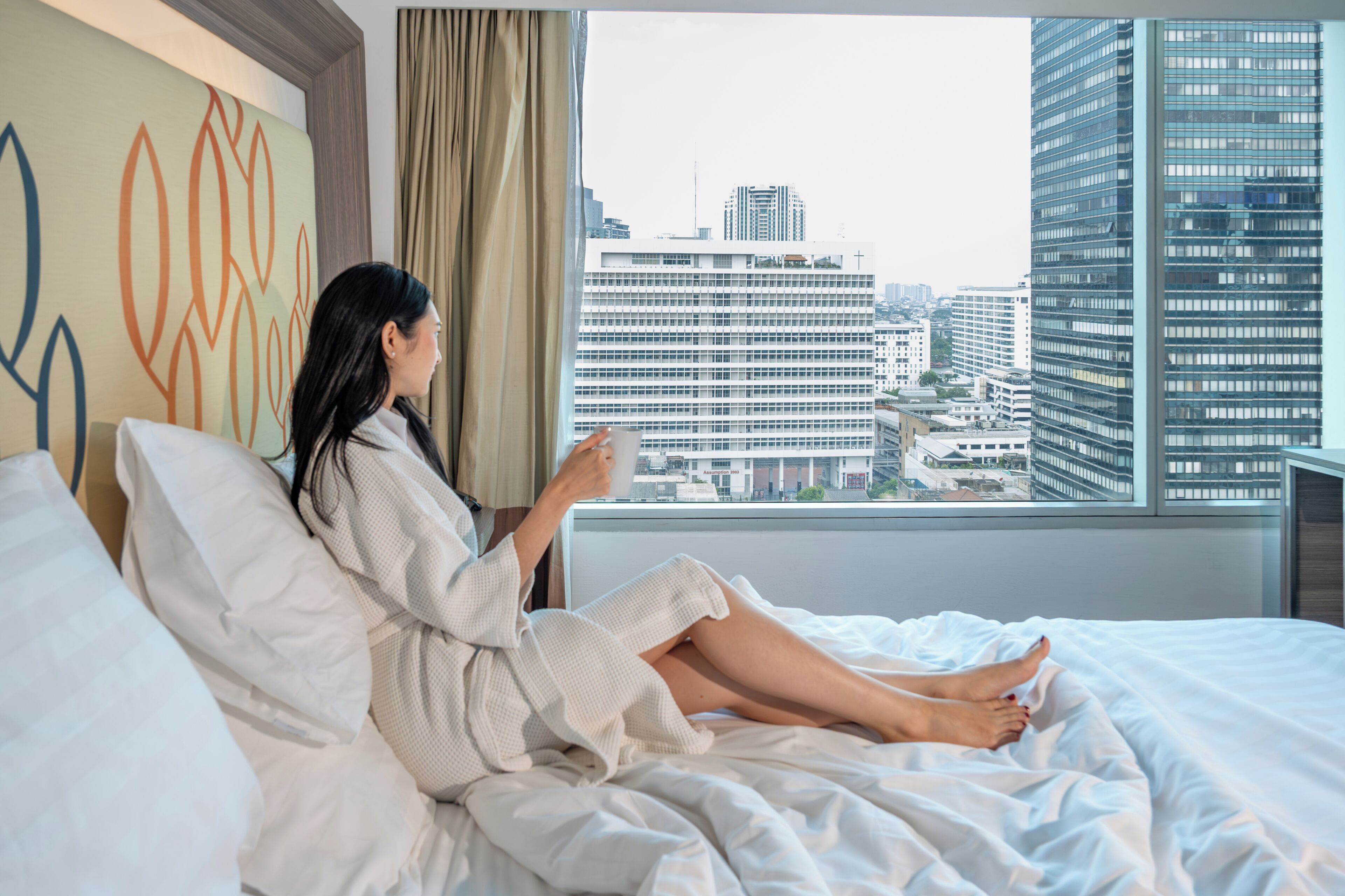 Guest Room, 2 Twin Beds | Minibar, in-room safe, desk, iron/ironing board