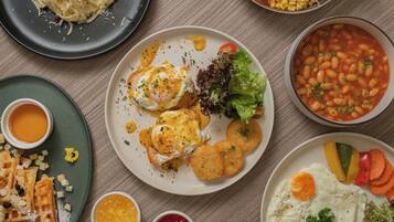 Daily buffet breakfast for a fee
