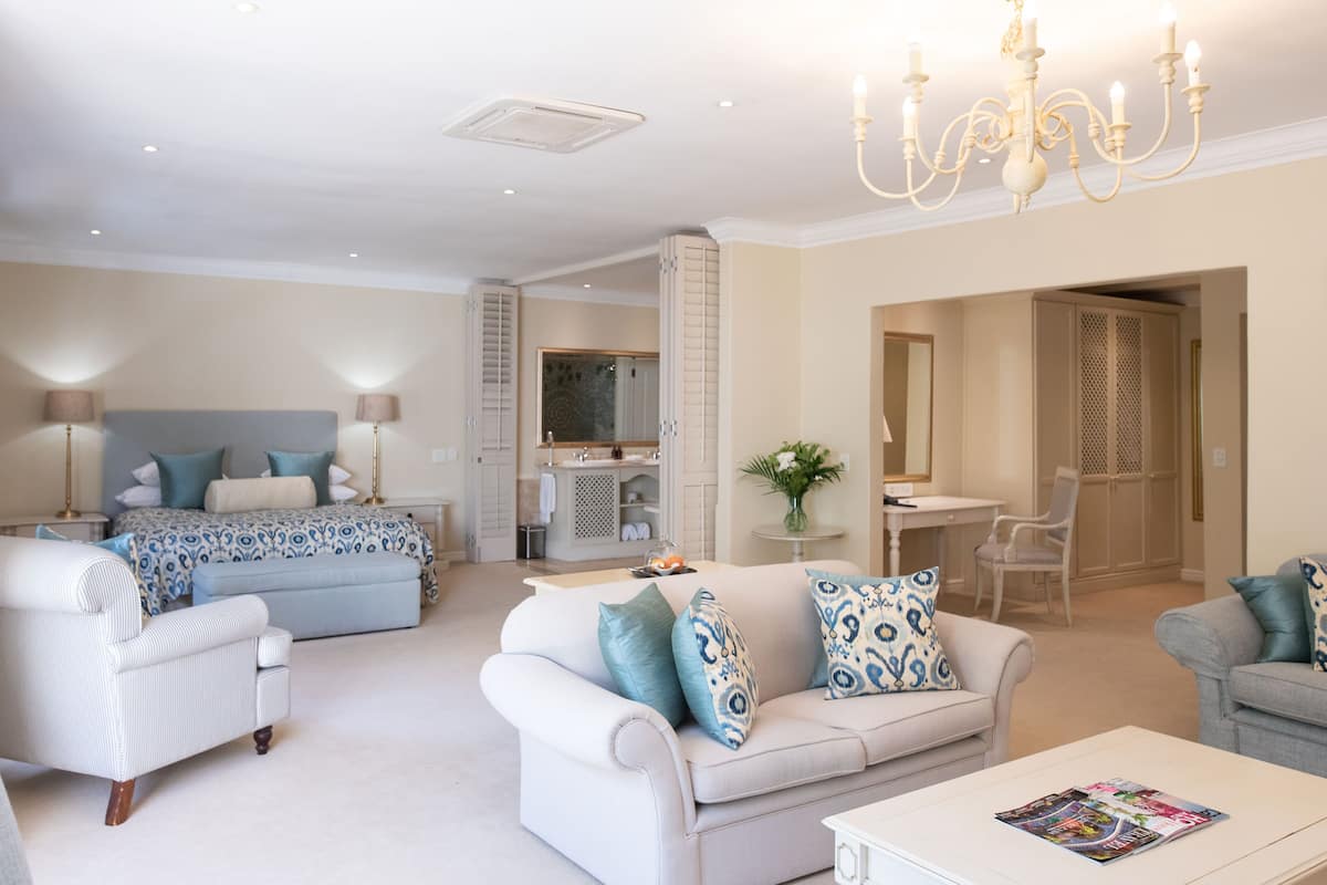 Standard Suite, 1 King Bed, Poolside | Premium bedding, down comforters, free minibar, in-room safe
