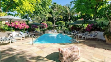 Outdoor pool, pool loungers