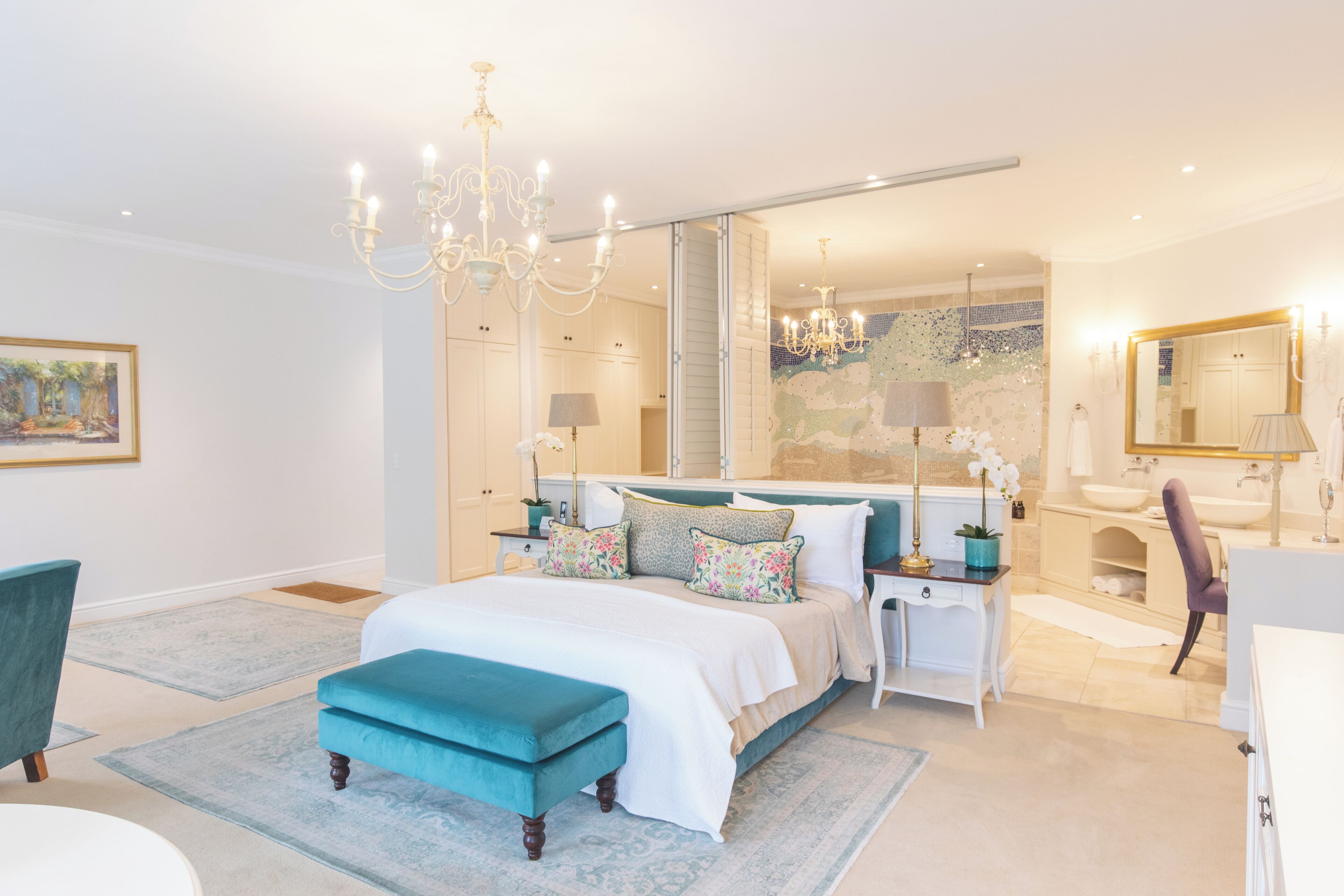 Suite luxueuse, 1 très grand lit | Literie de qualité, couette en duvet, articles de minibar gratuits
